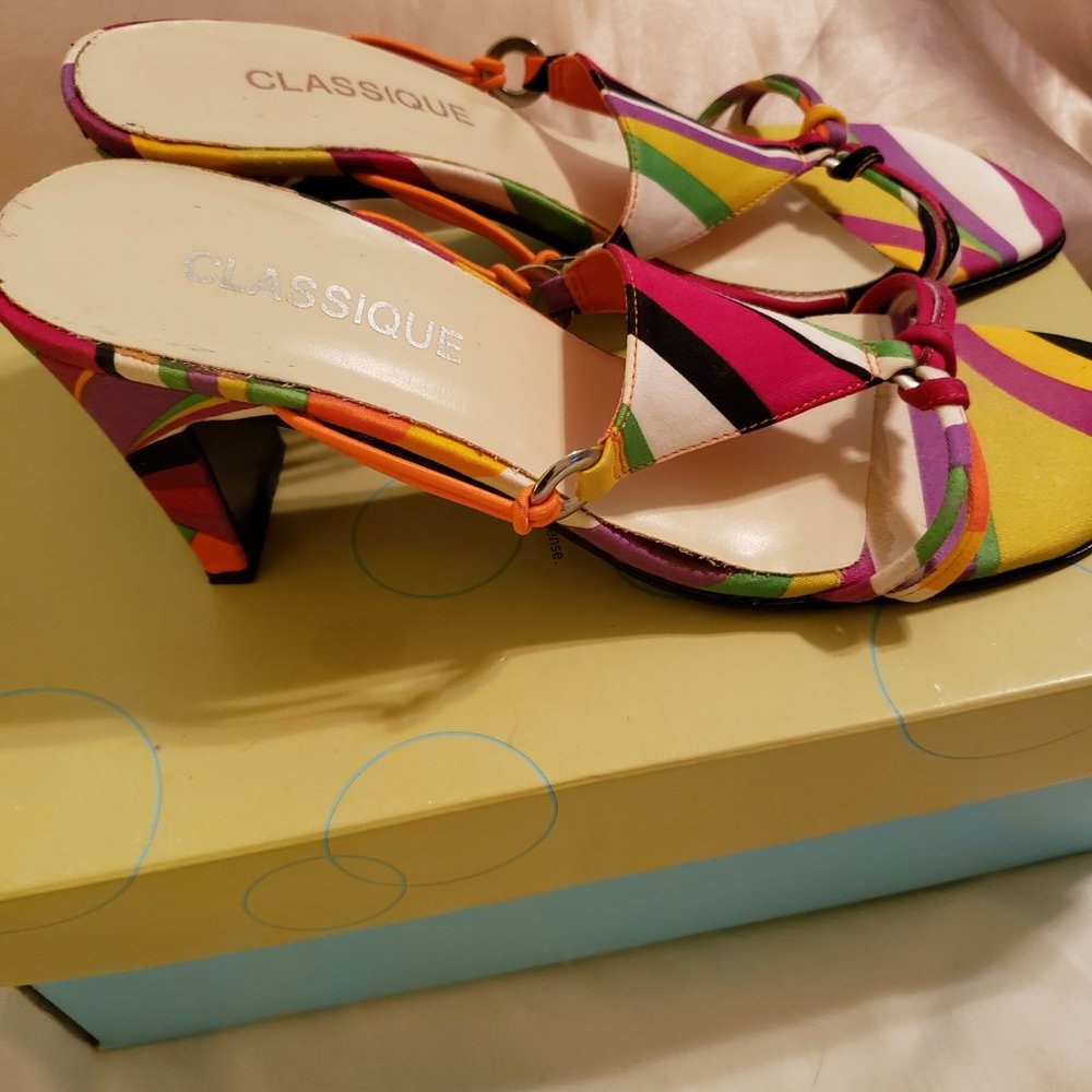 Follow the Rainbow Sandals Sz 9 - Picture 3 of 7
